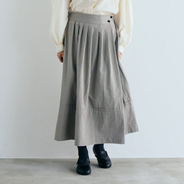 MAGALI（マガリ）オールドコットン・ラップ風スカート グレイ